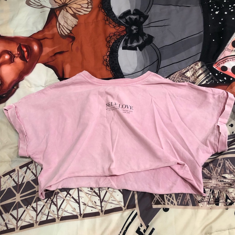 Crop top pink shirt